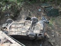 Bursa'nın Osmangazi ilçesinde otomobil dereye uçtu,