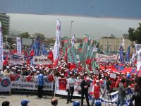 Türk-İş ve Türkiye Kamu-Sen’in Bursa’daki kutlamaları sona erdi