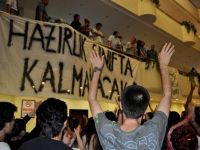Hazırlık sınıfı öğrencileri, hazırlık sistemini protesto etti