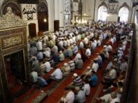 Bursalılar, Ramazan’ın ilk cuma namazı için Ulu Cami’ye akın etti