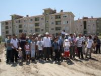 Eskişehir’de TOKİ sakinleri protesto gösterisinde bulundu.
