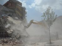 Kamberler’de son binalar yıkılıyor