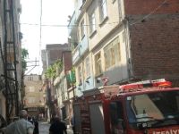 Sigara izmariti yangına sebep oldu