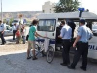 Eskişehir'de genç kız kamyonetin altında kaldı