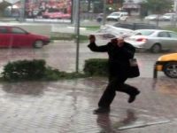 Bursa güne yağmurla uyandı