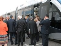Türkiye'nin ürettiği ilk tramvay Almanya'da görücüye çıktı