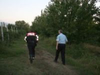 Polis, 'dur' ihtarına uymayan firari ve arkadaşlarını armut bahçesinde aradı