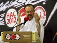 Arafat`ta eller semaya açıldı...