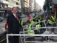 Bursa'da tramvay inşaatı sürüyor, raylar Altıparmak'a indi