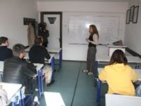 Bursa Tarihi Çarşı esnafı, Arapça ve İngilizce öğreniyor