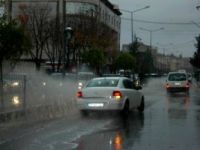 Sağanak yağış hayatı felç etti