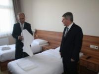 Vali, BTSO üyelerini otelcilik ve turizm meslek lisesinde topladı