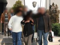 Kuyumcuyu oyaladı, bileziği saniye bile sürmeden çaldı