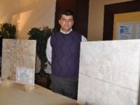 Çatlak, kırık mermer ve blokları ekonomiye kazandırıyor.