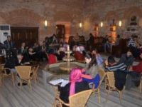 Ördekli Kültür Merkezi, her hafta cuma günleri tasavvuf müziği severlerin buluşmasına sahne oluyor.