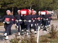 Şehit iki askerin cenazeleri memleketlerine uğurlandı