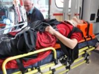 Makam aracıyla özel oto çarpıştı, 2'si ağır 9 kişi yaralandı