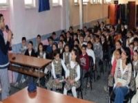 Polisten çocuklara uyarı: Aile bilgilerinizi internette paylaşmayın