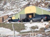 Cumhurbaşkanı Gül, 25 askerin şehit olduğu depoyu inceledi