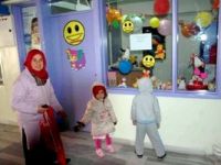 Simav Devlet Hastanesi'nden çocuklara moral terapisi