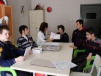 Otistik öğrencilerin karne sevinci