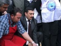 Bakan Dinçer'in gitmesini kurban keserek kutladılar