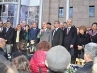 CHP’liler Eskişehir Belediyesi’ndeki operasyonları protesto etti