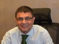 Yaş ilerledikçe, düşük riski artıyor.