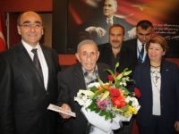 104 yaşındaki SGK emeklisi, eşinin mezarını yaptıramadan öldü