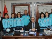 Bursalı bayan atletler ispanya yolcusu