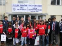 Lösemili çocuklar, polisi ziyaret etti