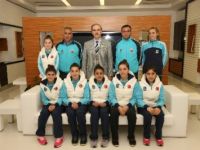 Başkan Altepe, şampiyon sporcuları altınla ödüllendirdi