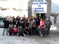 Polis amcaları, 80 çocuğu Uludağ'a çıkardı