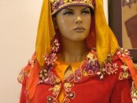 UÜ’de 'Geçmişten Günümüze Kadın Başlıkları' sergisi