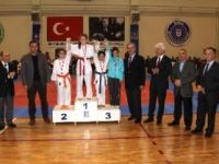 Küçük kareteciler kış kupası için ter döktü