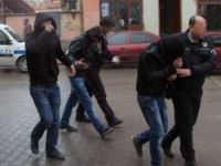 Bakkal hırsızları adliyeye sevk edildi