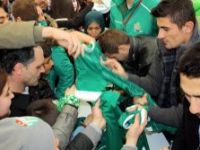 Bursasporlu futbolcular, Bursasporcell taraftar hattını dağıttı