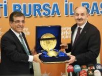 Müezzinoğlu: 20 bin hekim, 50 bin hemşire açığımız var