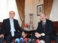 Müezzinoğlu: Bebeklere süt nüfus cüzdanı veririz
