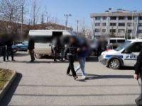 Afyonkarahisar’da suç örgütüne operasyon: 17 gözaltı