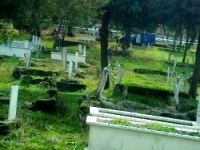 Aile kabristanında ölü bulundu