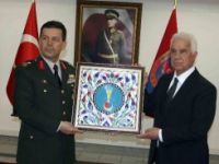 Eroğlu, Bursa Garnizon Komutanlığı bahçesine ağaç dikti