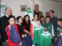 TOFAŞ’tan spor malzeme yardımı