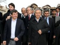Arınç ve Bursa’da Davutoğlu cami ve türbeleri gezdi