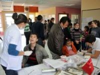 Gönüllü hekimler ücretsiz diş tedavisi ve bakımı yaptı