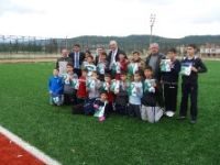 Orhanelispor U13 takımına forma desteği