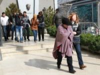 Televizyonda numaralarını yayınlatıp dolandırıcılık yaptılar