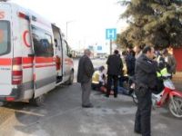 Motosikletle otomobil çarpıştı: 1 yaralı