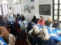 AK Parti Mudanya teşkilatından yaşlılara kahvaltı