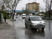 Bursa'da lodos ve yağmur etkili oluyor